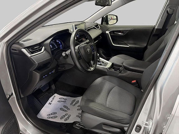Toyota RAV4 14 of 21