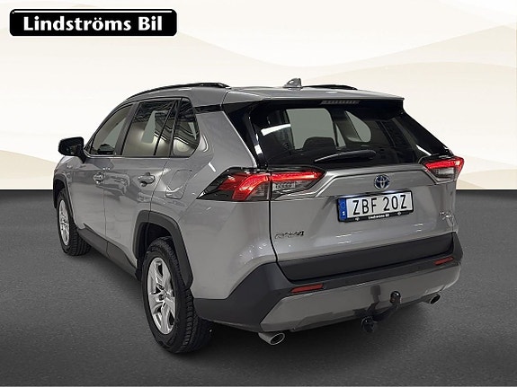 Toyota RAV4 4 of 21