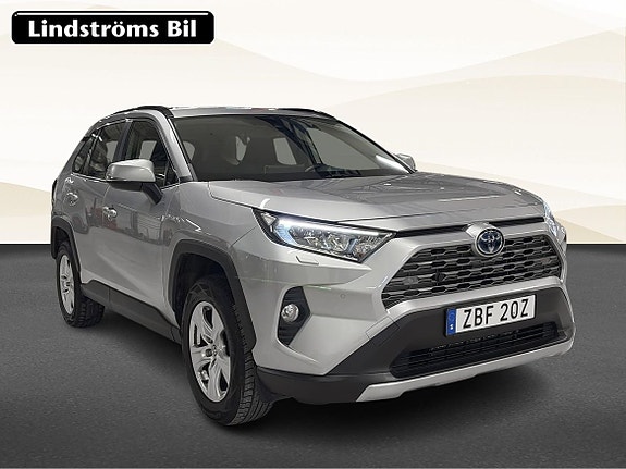 Toyota RAV4 3 of 21