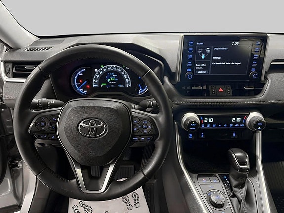 Toyota RAV4 15 of 21
