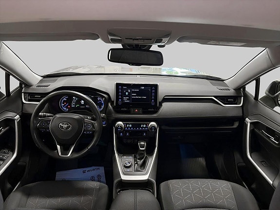 Toyota RAV4 12 of 21