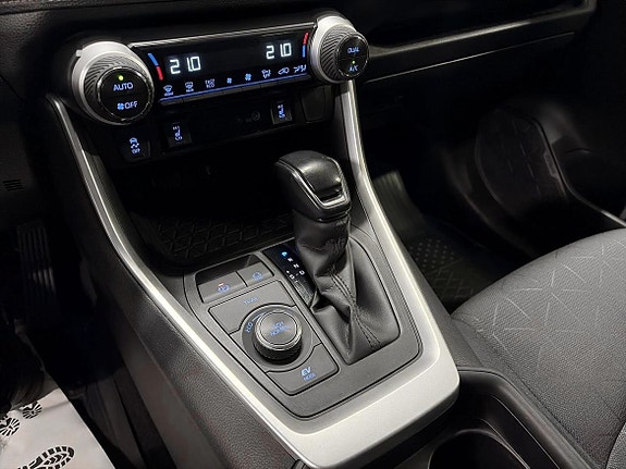 Toyota RAV4 18 of 21