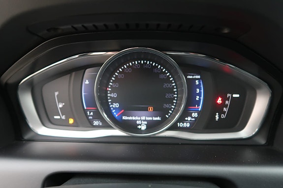 Volvo XC60 8 of 13