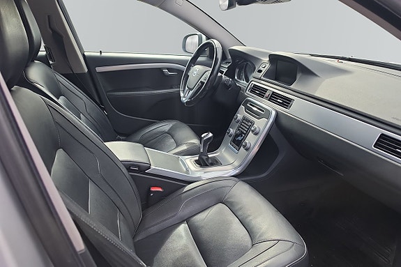 Volvo V70 8 of 10