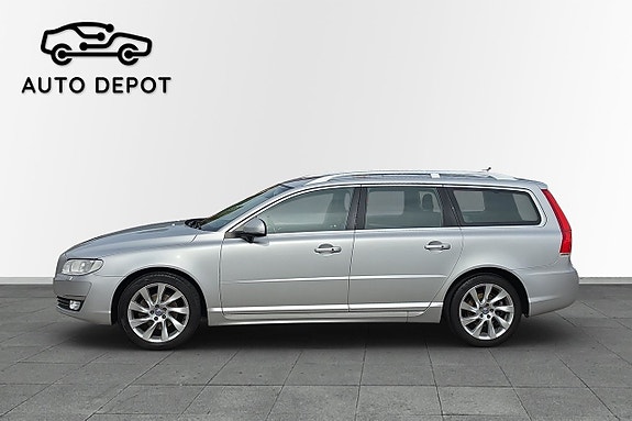 Volvo V70 2 of 10