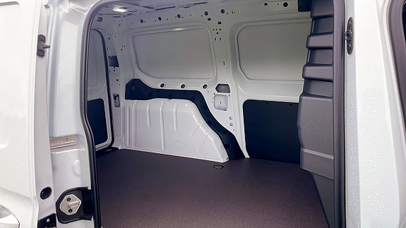 Ford Transit Connect 5 of 9