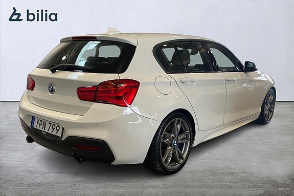 BMW M140i 17 of 18