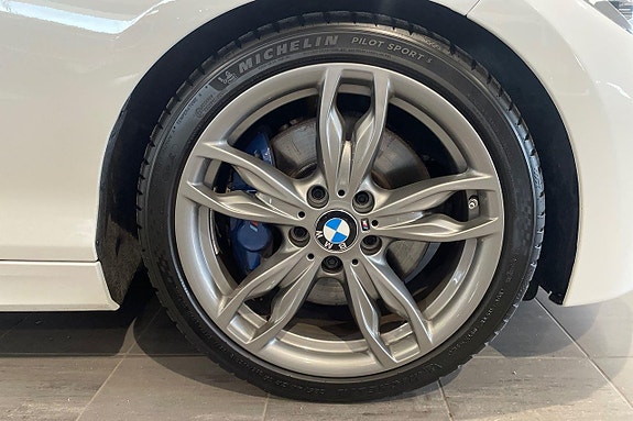 BMW M140i 15 of 18