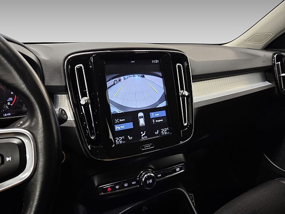 Volvo XC40 11 of 17