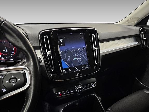 Volvo XC40 10 of 17