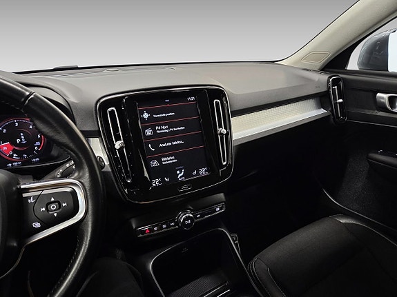 Volvo XC40 9 of 17