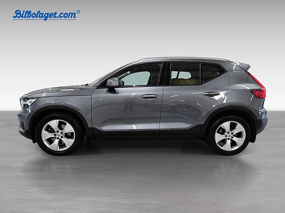 Volvo XC40 3 of 17
