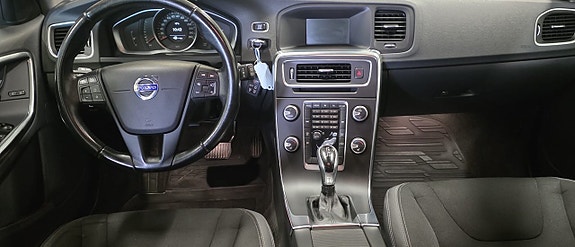 Volvo V60 12 of 18