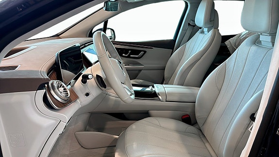 Mercedes-Benz EQE500 SUV 5 of 15