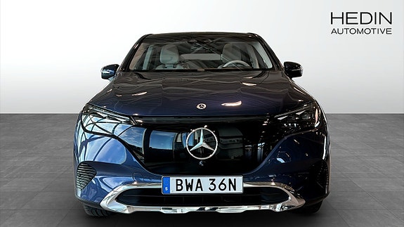 Mercedes-Benz EQE500 SUV 8 of 15