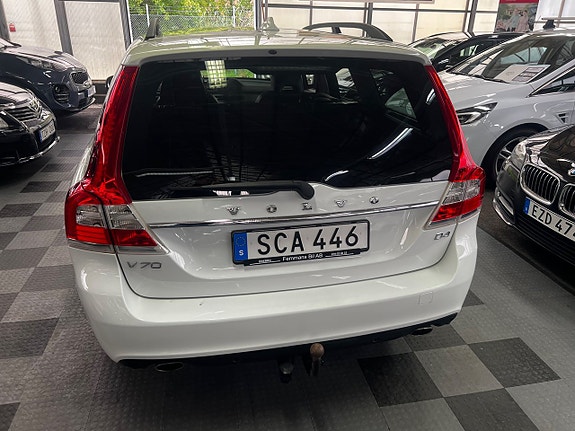 Volvo V70 8 of 24