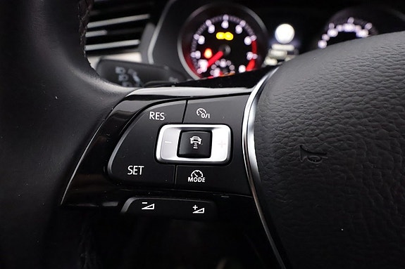 Volkswagen Passat 15 of 21