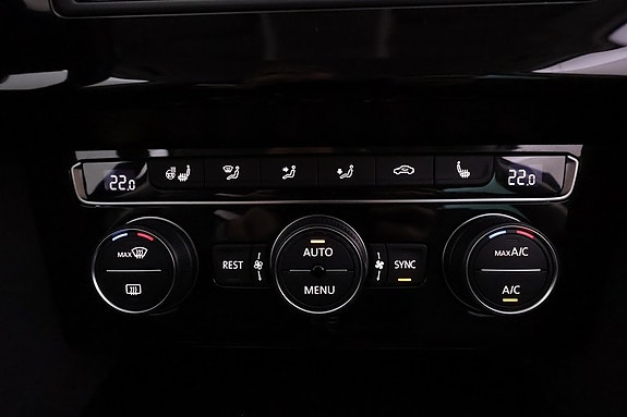 Volkswagen Passat 18 of 21