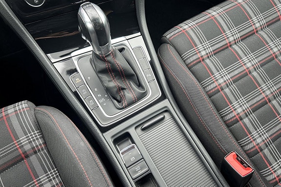 Volkswagen Golf I 25 of 27