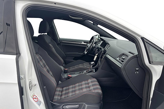Volkswagen Golf I 16 of 27