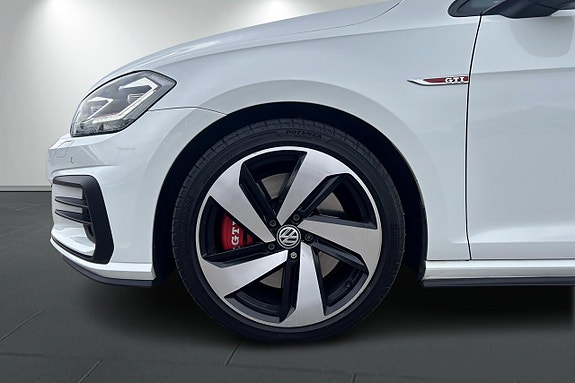 Volkswagen Golf I 11 of 27