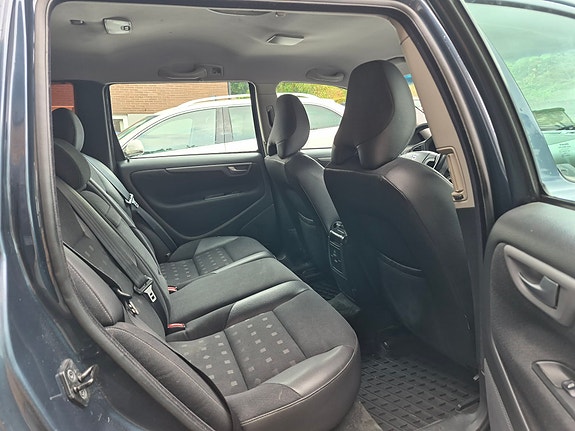 Volvo V70 5 of 7