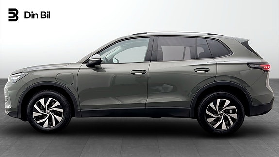 Volkswagen Tiguan 2 of 19