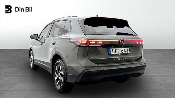 Volkswagen Tiguan 3 of 19
