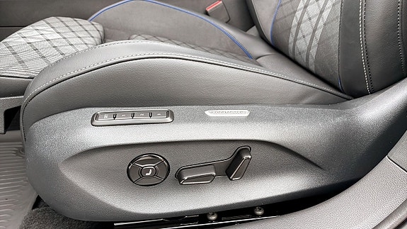 Volkswagen Passat 15 of 15
