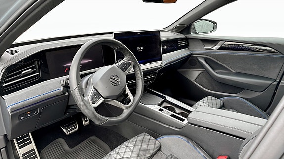 Volkswagen Passat 7 of 15