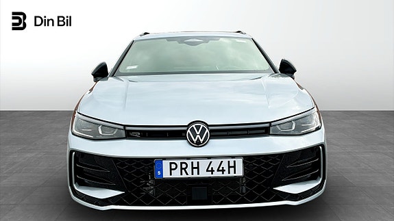 Volkswagen Passat 4 of 15