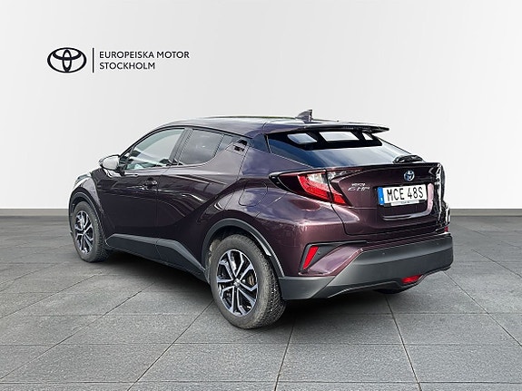 Toyota C-HR 4 of 12