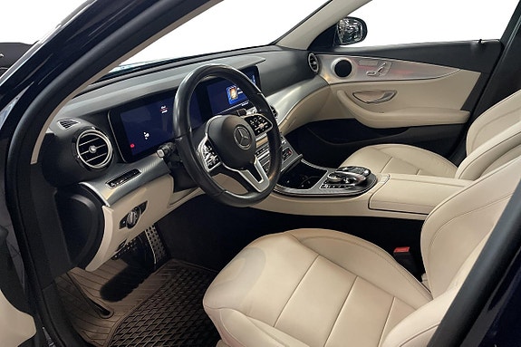 Mercedes-Benz E220 7 of 12