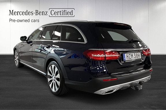 Mercedes-Benz E220 3 of 12