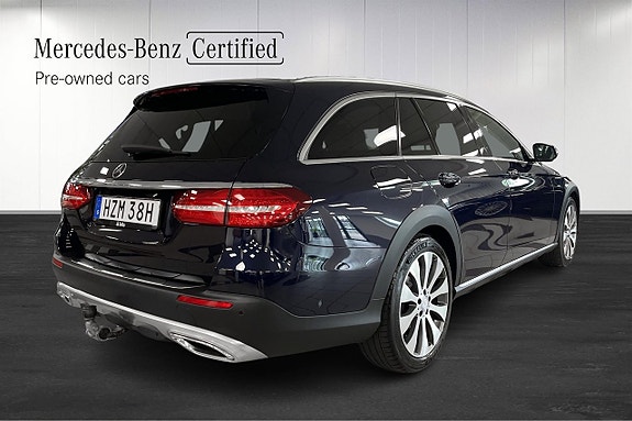 Mercedes-Benz E220 4 of 12