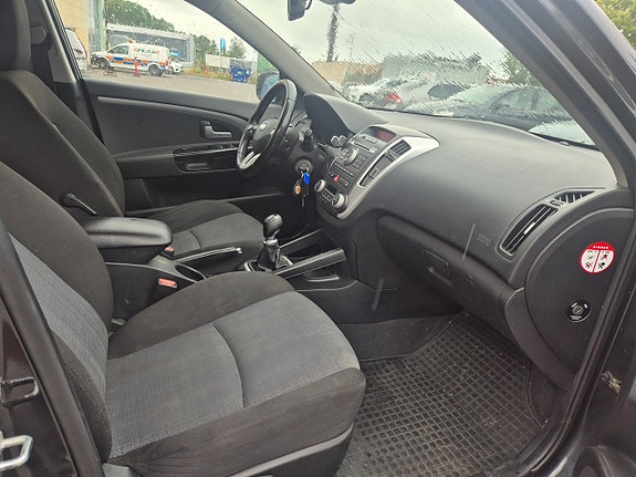 Kia Ceed 11 of 15