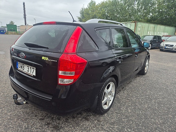 Kia Ceed 8 of 15
