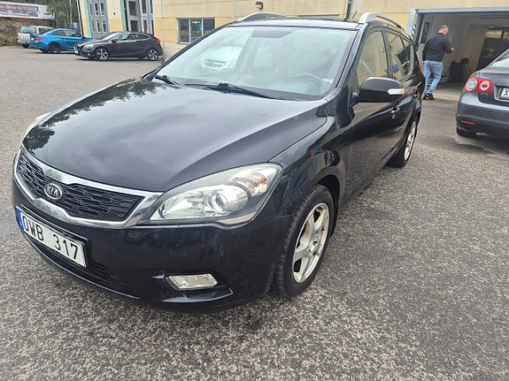 Kia Ceed 3 of 15