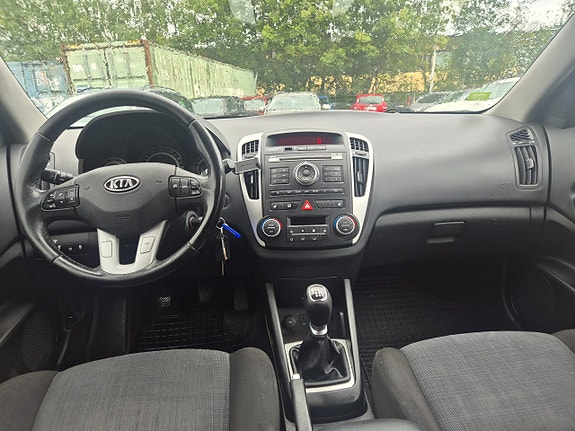 Kia Ceed 12 of 15