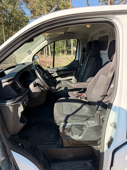 Ford Transit Custom 6 of 10