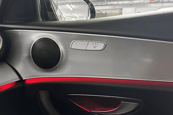 Mercedes-Benz E220 27 of 27