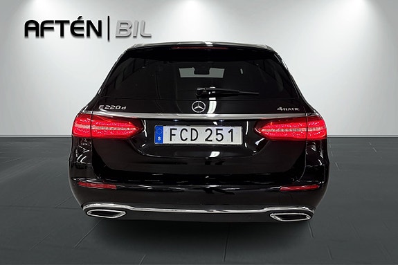 Mercedes-Benz E220 8 of 27