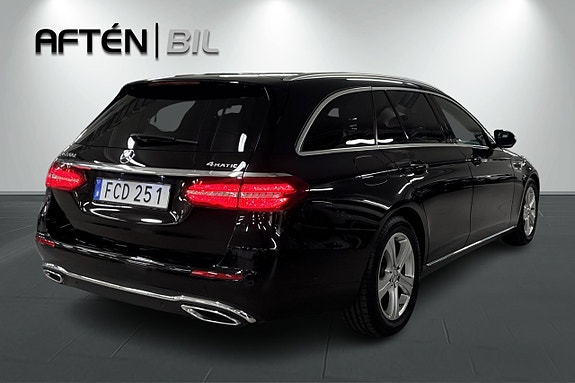 Mercedes-Benz E220 7 of 27