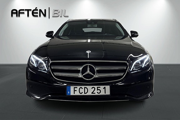 Mercedes-Benz E220 3 of 27