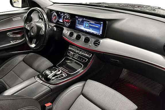 Mercedes-Benz E220 16 of 27