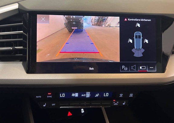 Audi Q4 e-tron 9 of 15
