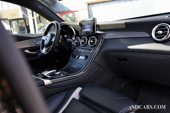 Mercedes-Benz GLC63 19 of 19