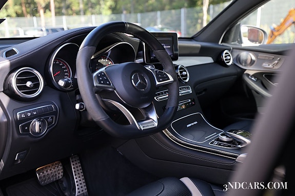 Mercedes-Benz GLC63 12 of 19