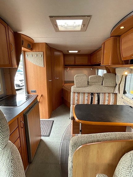 Eura Mobil CONTURA 632 SB (Endast 4200 Mil) Ny Bes-  fullservad, Vinter Paket 12 of 22