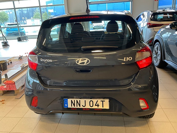 Hyundai i10 4 of 12